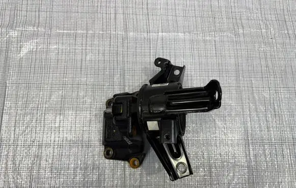 KIA Sorento IV Engine mount vacuum valve 
