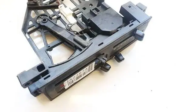 Nissan Serena Climate control unit