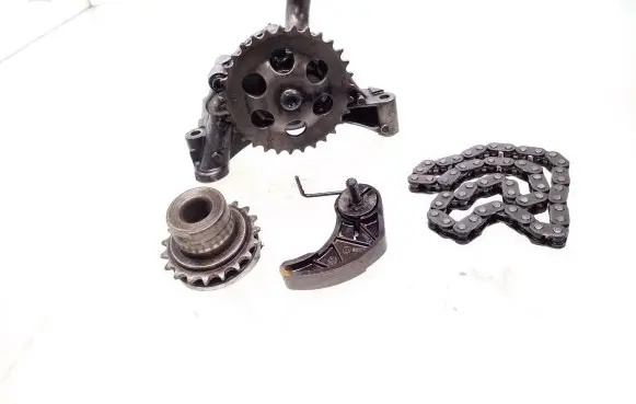 Audi A4 S4 B5 8D Oil pump 06A115105B 06A115209B 06A115130B