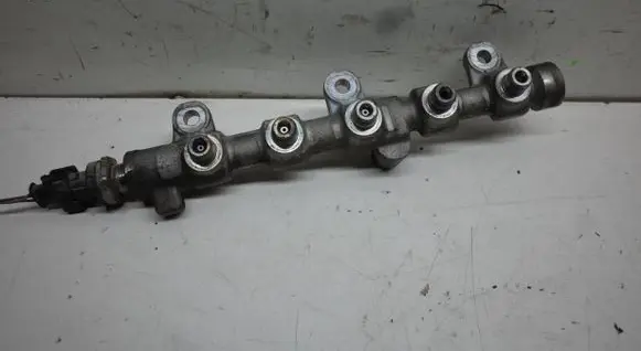 Fuel main line pipe