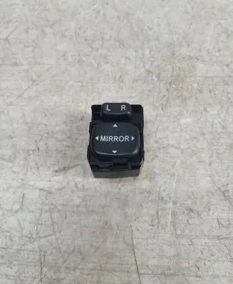 Toyota Corolla Verso E121 Wing mirror switch 183574