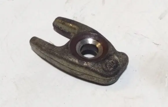 Nissan Qashqai+2 Fuel Injector clamp holder