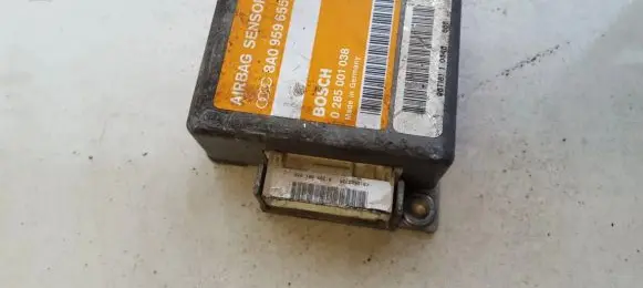 Audi A4 S4 B5 8D Airbag control unit/module 8A0959655C 0285001038