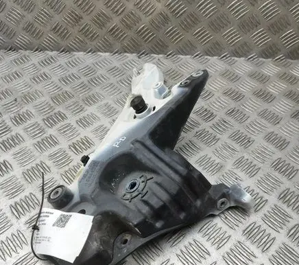 Volvo V60 Fender mounting bracket 32288931