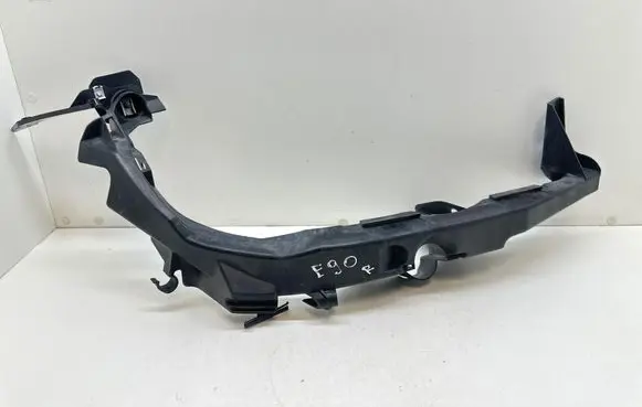 BMW 3 E90 E91 Headlight/headlamp mounting bracket 7116708