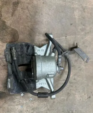 Volkswagen PASSAT B8 Front brake caliper 5Q0105DQ