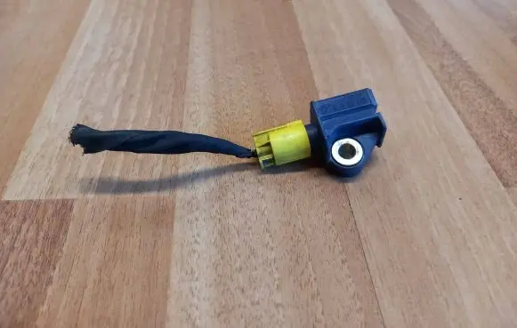 Mercedes-Benz C W204 Airbag deployment crash/impact sensor A2128204926 5WK43872 A212820492680