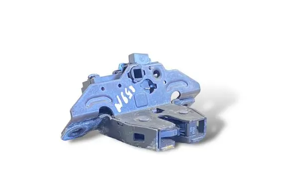 Loading door lock