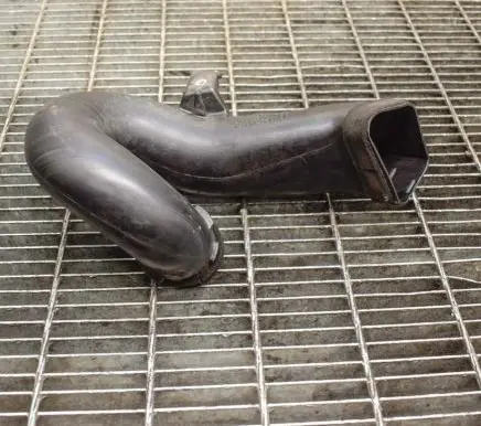 Toyota Verso-S Air intake duct part 177520R010