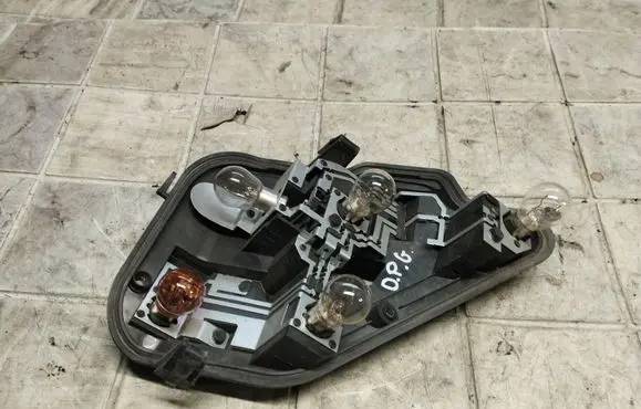 Opel Astra H Tail light bulb cover holder 159728
