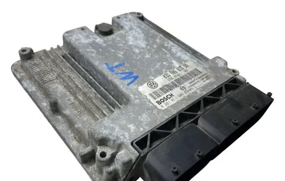Volkswagen Touran I Engine control unit/module 03G906016BQ 0281011906