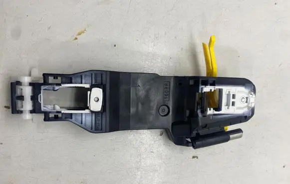 Rear door exterior handle/bracket