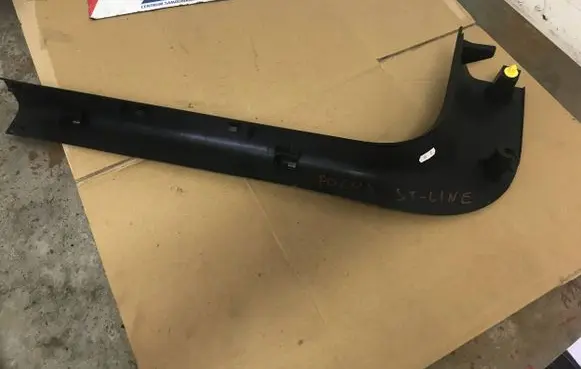 Ford Focus Fender mounting bracket JX7BA02477A