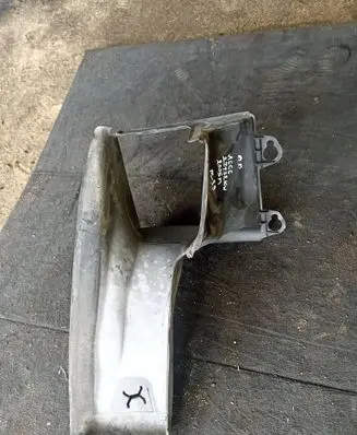 Audi A6 S6 C6 4F Intercooler air channel guide 4F0145334
