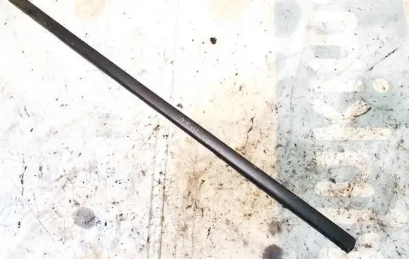 Volkswagen PASSAT B4 Front door trim (molding) 