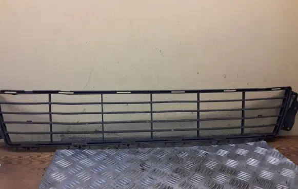 Ford C-MAX I Front bumper lower grill 6M2117B968B