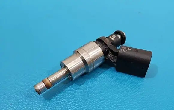 Volkswagen PASSAT B6 Fuel injector 0261500020 IMPRK1578428