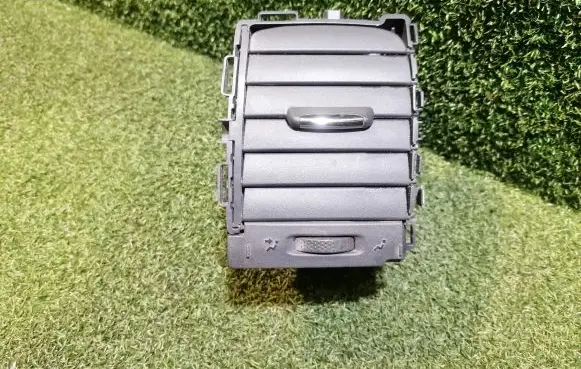 Renault Trafic III (X82) Dashboard side air vent grill/cover trim 226979