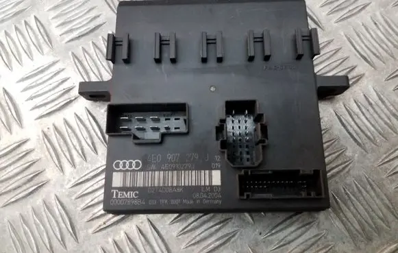 Audi A8 S8 D3 4E Light module LCM 4E0907279J