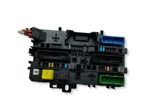 Opel Astra H Fuse module 13206762HKKASACJA 13206762HK