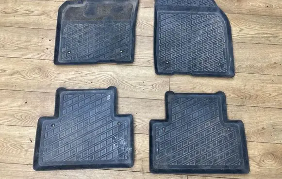 Volvo V50 Car floor mat set 08685818 30660214 08658821