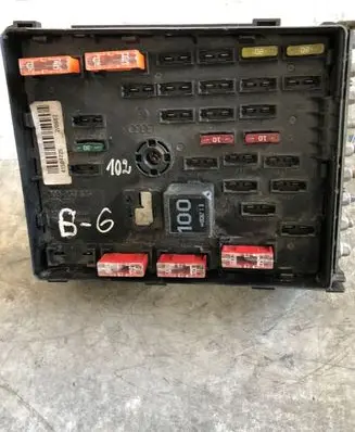 Volkswagen PASSAT B6 Fuse module 3C0937125 63592777