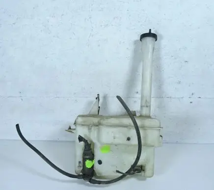 Ford Explorer Windshield washer fluid reservoir/tank
