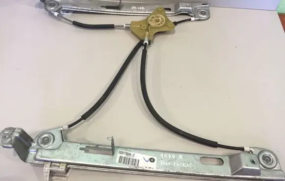 Jeep Patriot Front door window regulator with motor 05291798AA