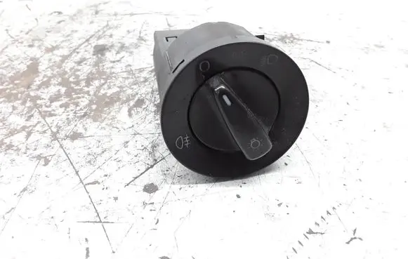 Volkswagen Golf IV Light switch 1C0941531