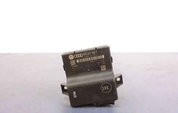 Audi A4 S4 B8 8K Gateway control module 8R0907468P