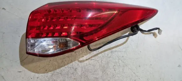 Hyundai i40 Rear/tail lights 924023Z000