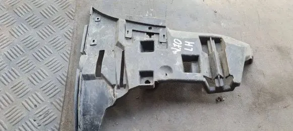 Volvo V70 Front bumper mounting bracket 09190303