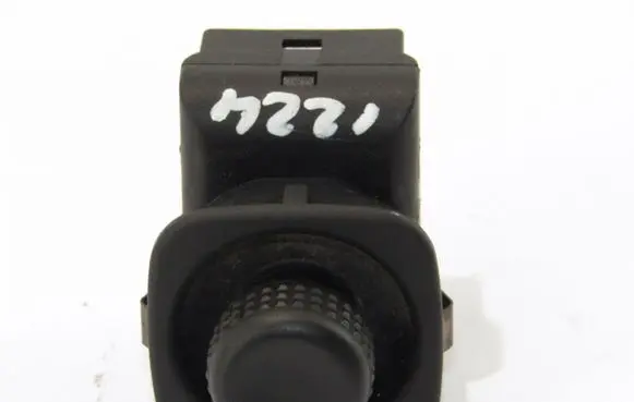 Wing mirror switch