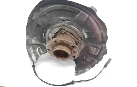 BMW 5 F10 F11 Rear wheel hub 6796099