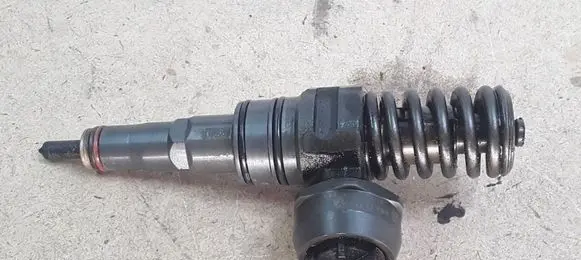 Ford Galaxy Fuel injector 038130073AK 0414720038