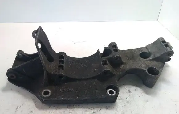 Skoda Octavia Mk1 (1U) Generator/alternator bracket 045903143C