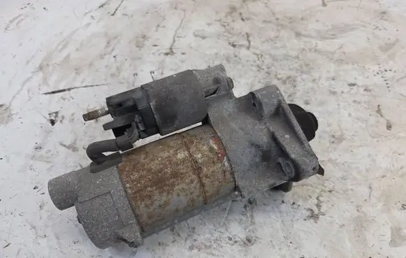Opel Insignia A Starter motor 55579119