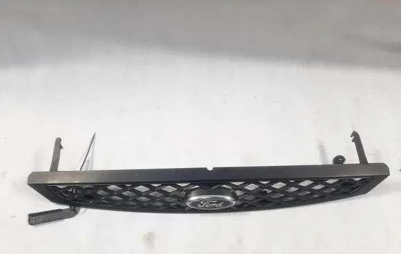 Ford Focus Front bumper upper radiator grill 2M518200AGW