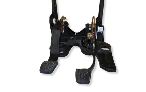 Opel Astra J Pedal assembly 
