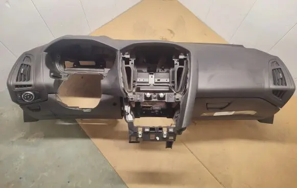 Ford Focus Dashboard BM51A04305 VPBM5XA04320