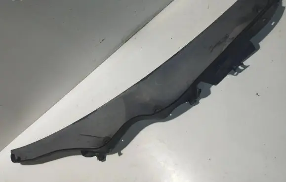 Mercedes-Benz C AMG W203 Wiper trim 2038300813