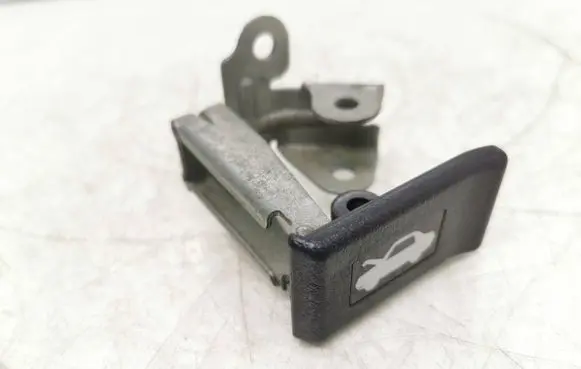 Honda CR-V Engine bonnet (hood) release handle