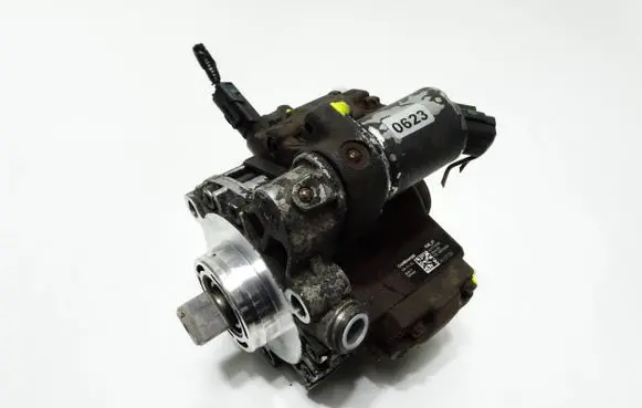 Volvo S40 Fuel injection high pressure pump 9685705080 A2C27100268 5WS40380