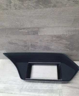 Mercedes-Benz E W212 Radio/GPS head unit trim A2126801236