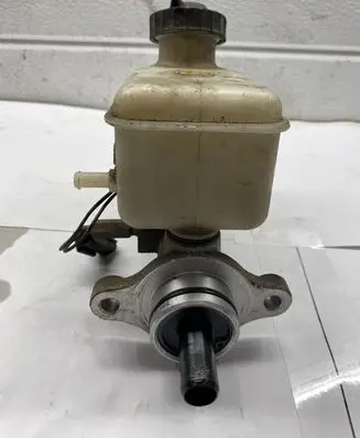 KIA Sorento Master brake cylinder