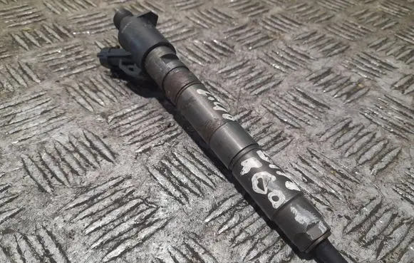Volvo XC70 Fuel injector 31272690 0445116016