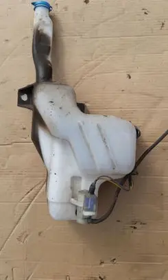 Suzuki SX4 Windshield washer fluid reservoir/tank