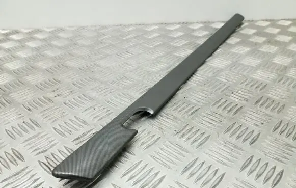 Skoda Octavia Mk2 (1Z) Front door trim bar 1Z0867460B