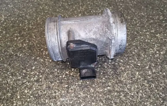Audi A6 S6 C5 4B Mass air flow meter 059906461D
