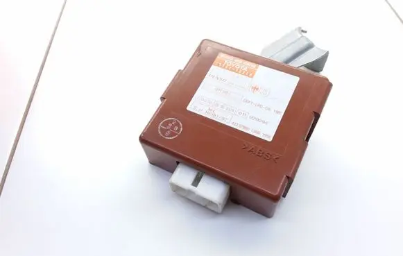 Toyota Corolla E110 Door central lock control unit/module 8974112210 1513006571